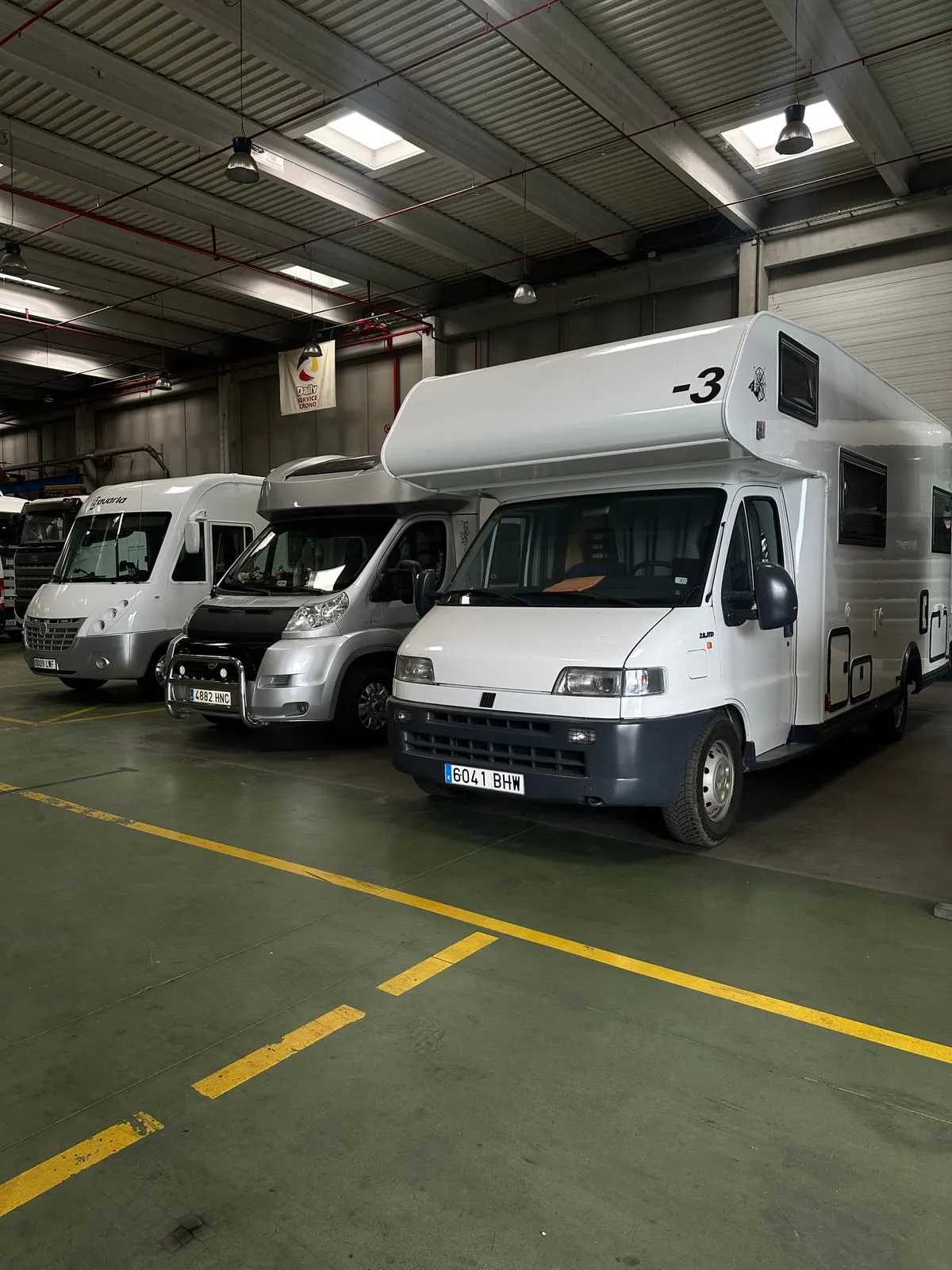 Autocaravanas en el taller de CBF Navarro